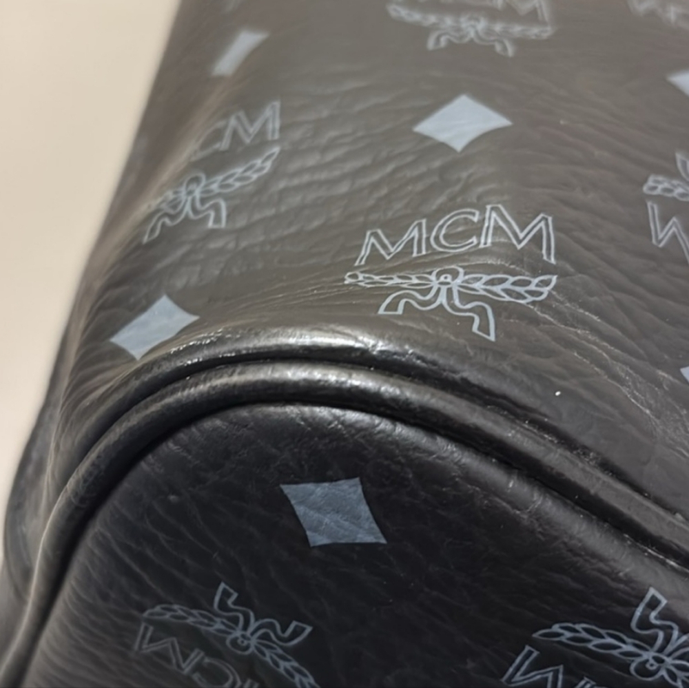 💯 Auth MCM Black Leather Tote Bag  (Medium) - Picture 4 of 16